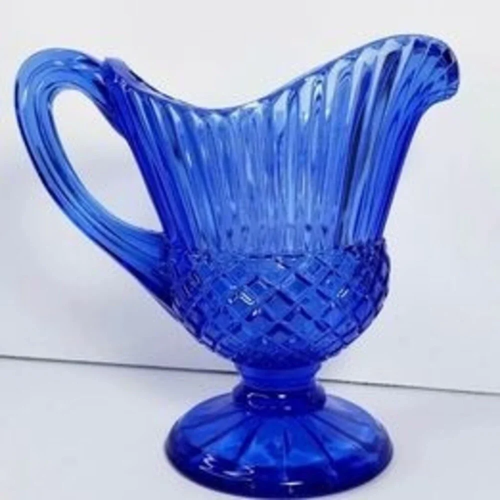 Fostoria Blue Glass Footed Mt Vernon Gravy Boat or Creamer 1976 Avon